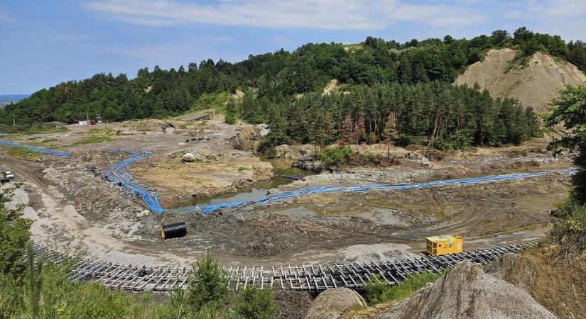 Raisz Anikó: Parajdon nem a bánya sós vizét szivattyúzzák a patakba