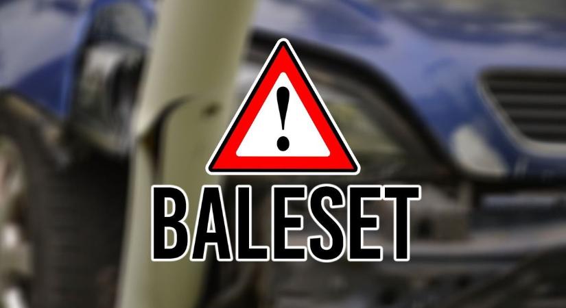 Oszlopnak ütközött egy személyautó Pátyodon – mentők és tűzoltók vonultak a balesethez