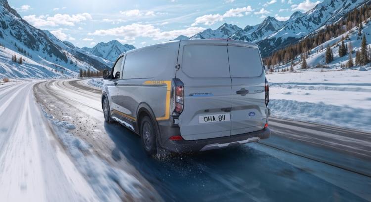 Új összkerékhajtás a Ford E-Transit Custom modellben