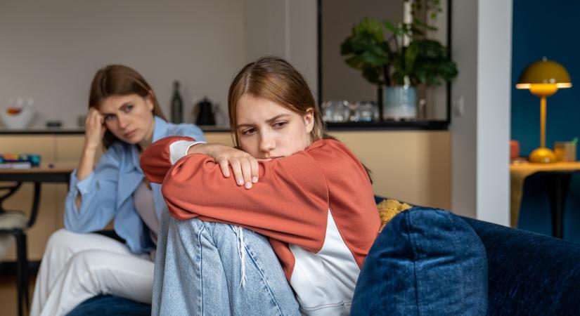 A 3 leggyakoribb ok, amiért a kamaszok eltávolodnak a szüleiktől