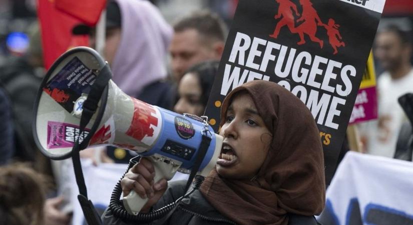 Vége a szállodáztatásnak: új módon kezeli a migránshelyzetet a brit kormány – az ellenkezők pórul járnak