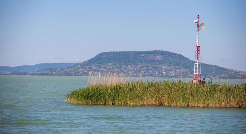 Újabb tragédia a Balatonnál: vízibiciklizés közben lett rosszul és halt meg egy fiatal férfi