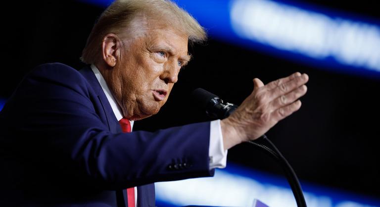 Ezért jár vagy nem jár a Nobel-békedíj Donald Trumpnak