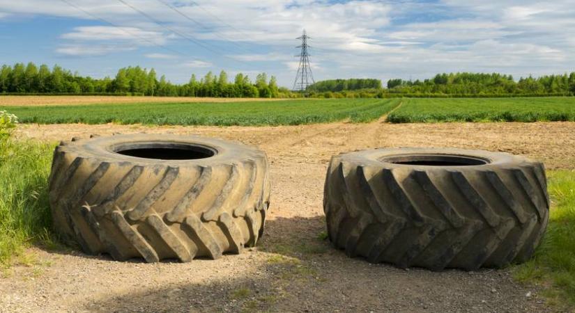 Így készülhet használt traktorgumiból medence a kertbe: videón a legfontosabb lépések