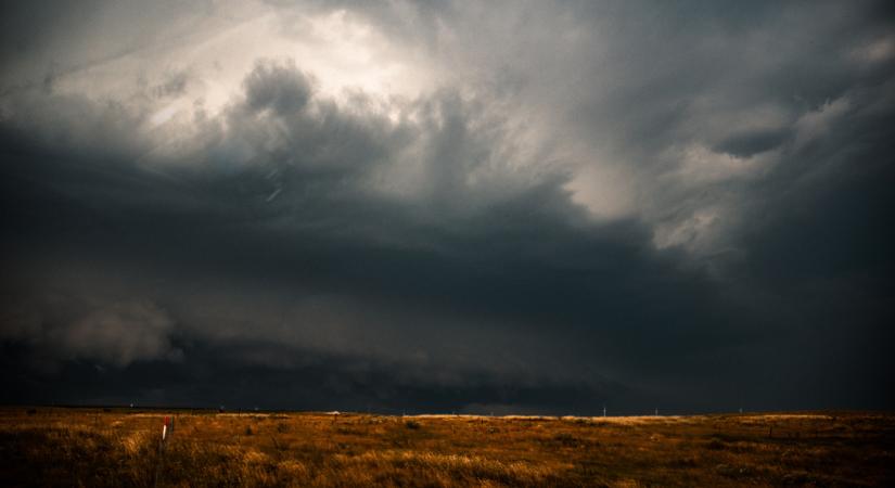 Harapófogóban az ország, estétől durvulhat a helyzet