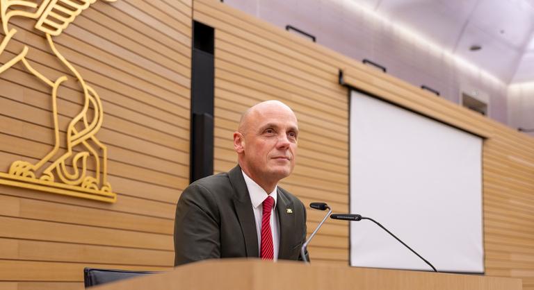 Horogkeresztet rajzolt egy német politikus, belebukott a botrányba