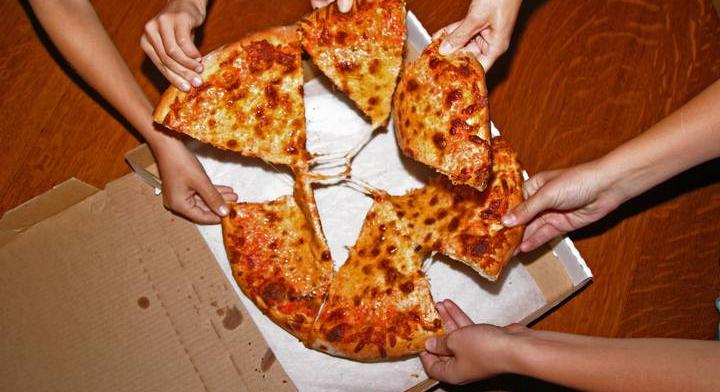 Megkóstoltuk az automatás pizzát: minden kiderül a videóból