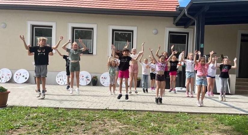 Táncra perdültek a gyerekek, imádták ezt a tábort
