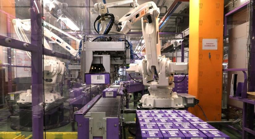 Hihetetlen történet: otthagyta 23 milliós állását, hogy gyári munkás legyen