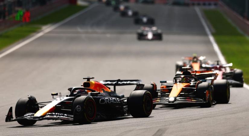 Verstappen elbírta a nyomást, Piastrit megelőzve nyert Belgiumban