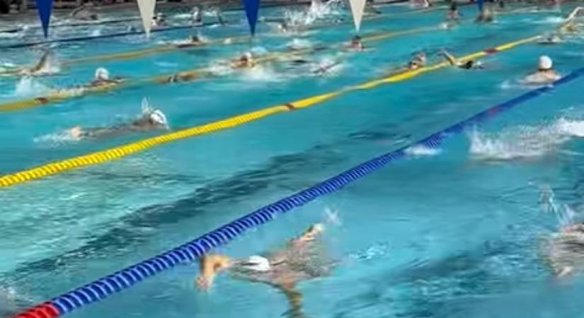 Döbbenetes tumultus: 600 úszót tereltek be egy edzőmedencébe a szingapúri vb-n