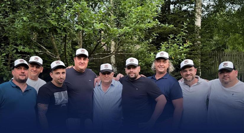 Esztergomi vagányokkal futott össze Orbán Viktor Tusványoson fotó, videó