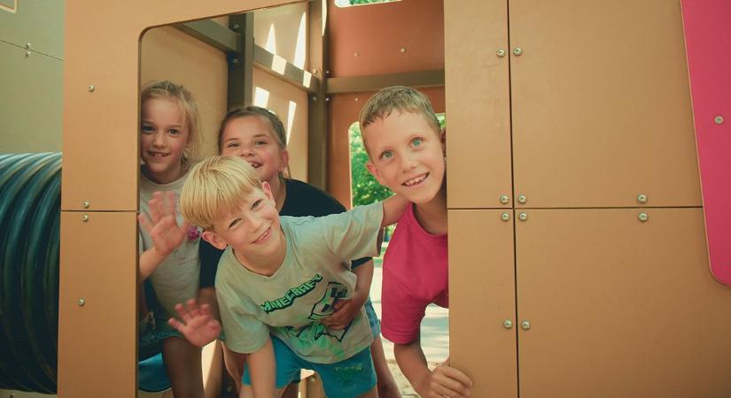 Unatkozni is tudni kell – így lehet kiegyensúlyozott a nyári szünet a gyerekeknek – videóval