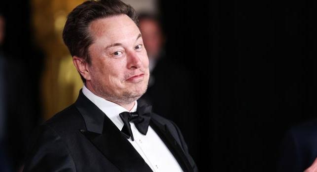 Hollywoodban már egy robot pultozik, és Elon Musk szerint jobb ha hozzászokunk ehhez