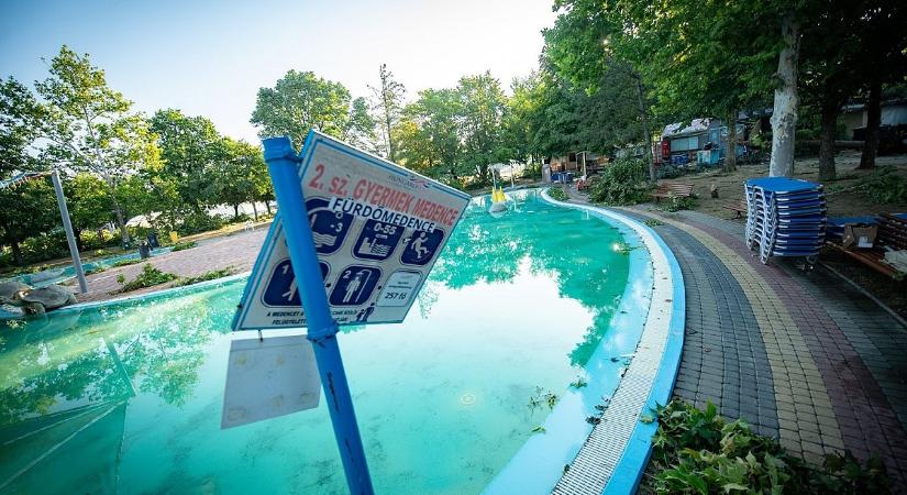 Sorban mondják le az egész évben várt programjaikat a strandok, mindenki készül az ítéletidőre
