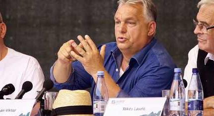 Orbán a Digitális Polgári Körökkel és a háborúval riogat