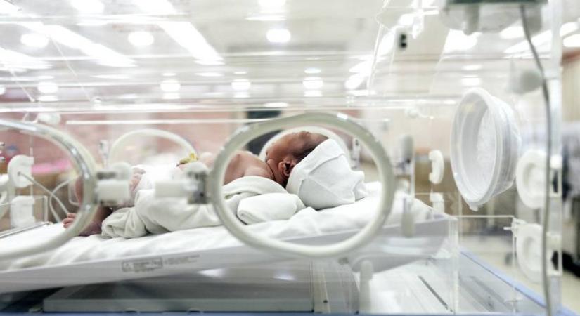 A világ legkorábban született babája 21 hetet töltött az anyaméhben: ekkora volt, amikor világra jött
