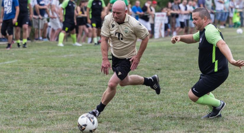 Leesett a Ferencváros álla: fotókon a nagy összecsapás, ami kajakómával ért véget