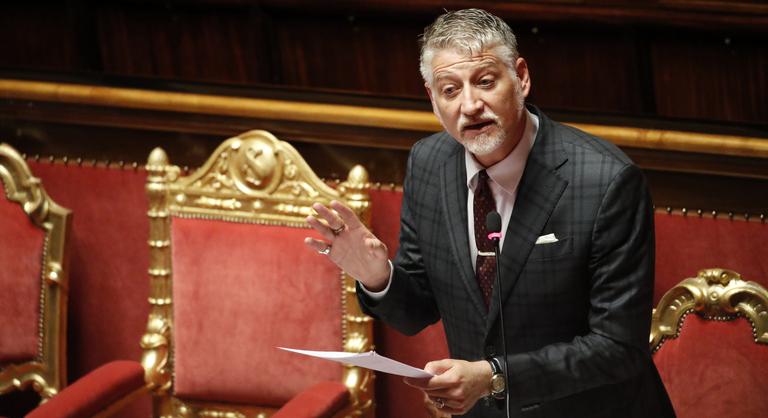 Szuperigazgatók kinevezve, de a politikai csatározásoknak nincs vége