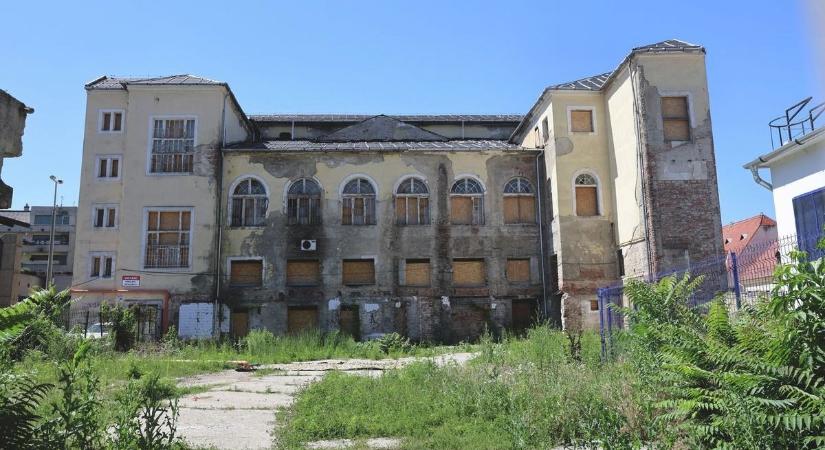 Nem fogja elhinni. Ennyiért és ez a cég építi újjá a volt miskolci Avas szállót - képek, videó