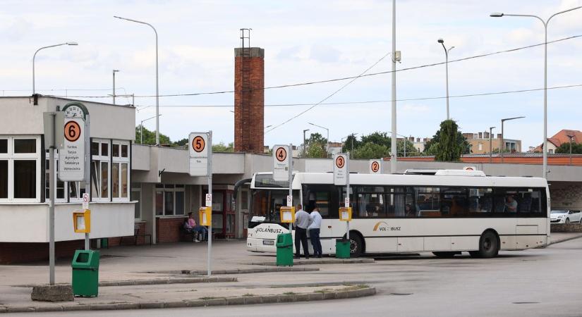 Megismétlődött a tatai tragédia: újabb ember hunyt el a buszállomáson