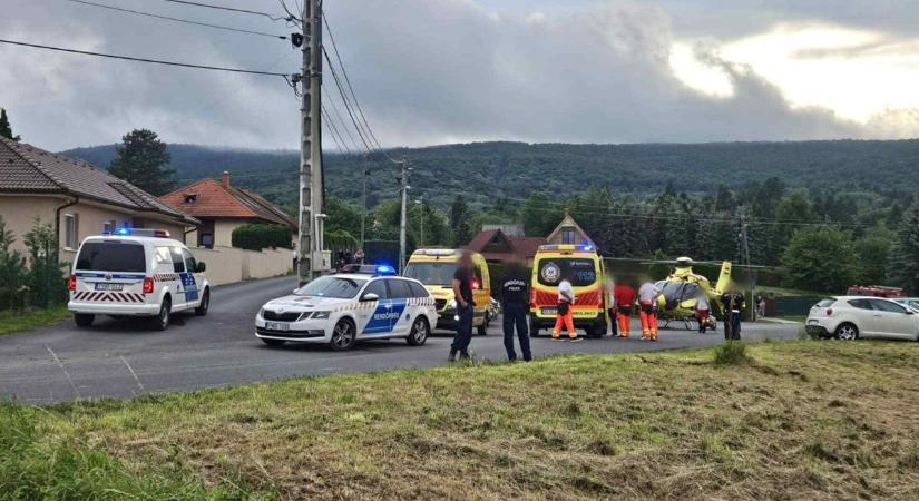 Mentőhelikopter landolt Kőszegen - fotók, videó