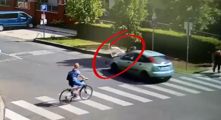 Elütötte az autó a zebrán átszáguldó rollerest, súlyos árat fizetett a sietségért