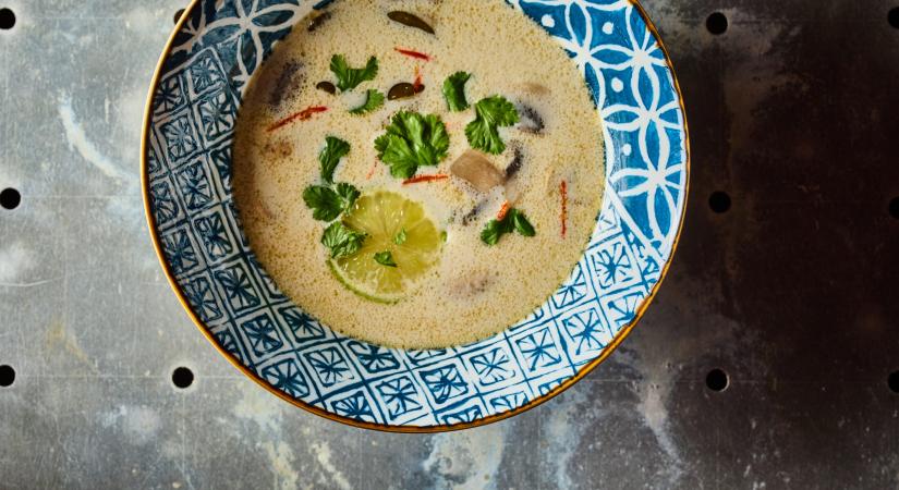 Tom Kha leves