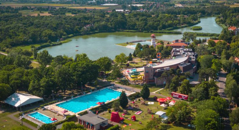 Fürdőfejlesztés Bogácson és Sárváron, medencenyitás Gyopároson