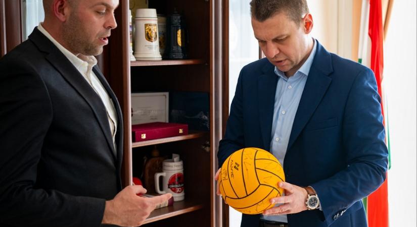 Szétesett a jobboldal abban a városban, ahol Orbán szerint csak valami „marhaság” miatt kaphatna ki a Fidesz