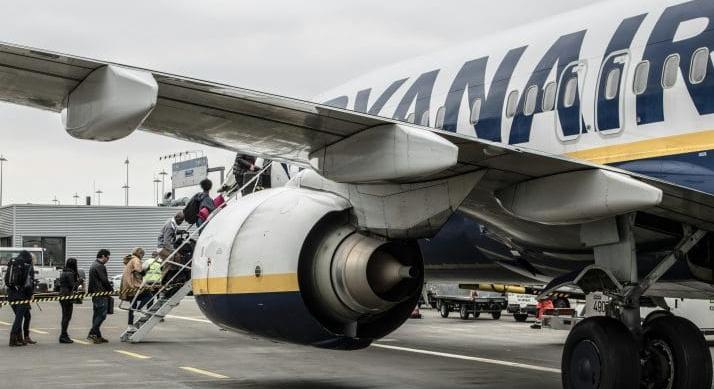 Itt a Ryanair újabb pénzlehúzása? – Bónusszal jutalmazzák a túlsúlyos csomagok lebuktatóit