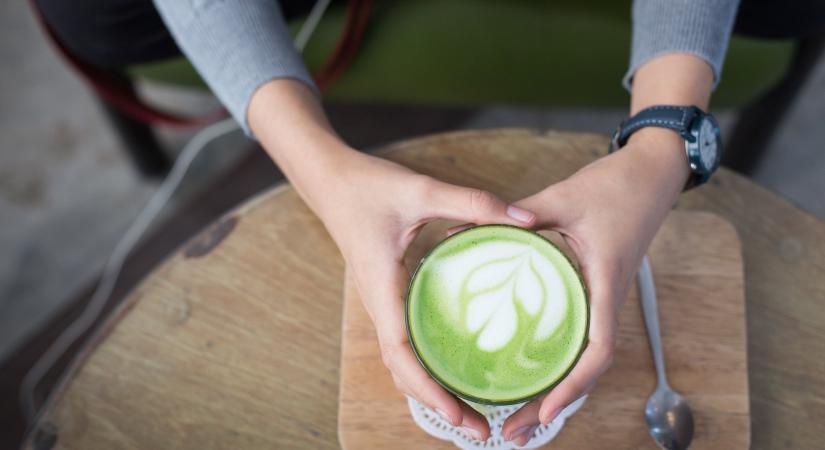 A dubaji csoki után itt az új őrület! Letarolta a világot a matcha-mánia, hamarosan kivérezhet a globális készlet