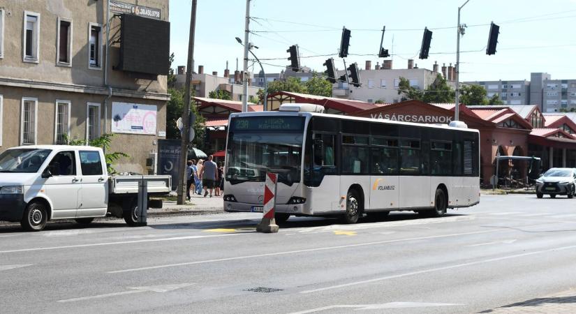 Óriási menetrendváltozás lép életbe hétfőn Szolnokon, emberek tízezreit érinti