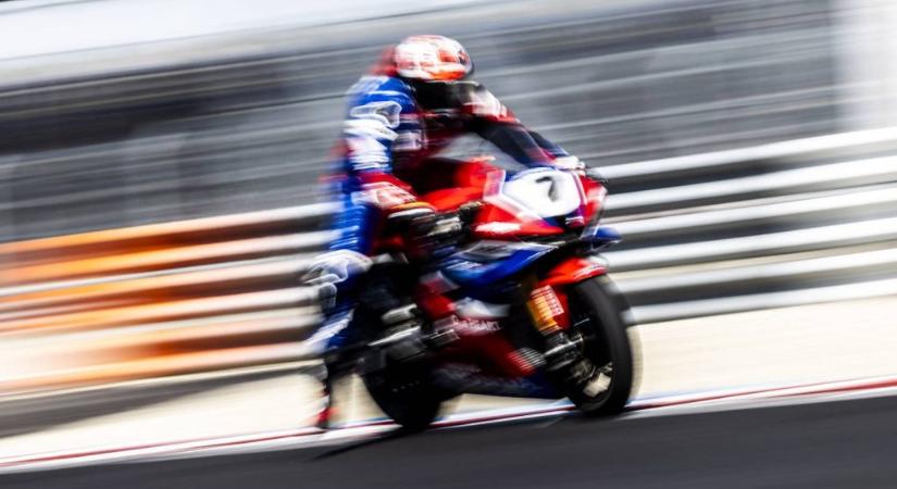Előbb panaszkodott a Balaton Park biztonságára, majd óriási bukásba keveredett a Honda versenyzője