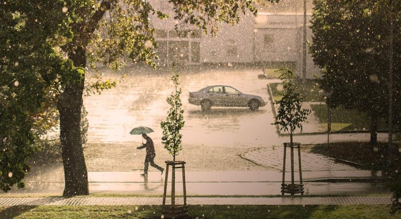 Az ország egyik felében rendkívüli hőségre, a másikban viharokra kell számítani