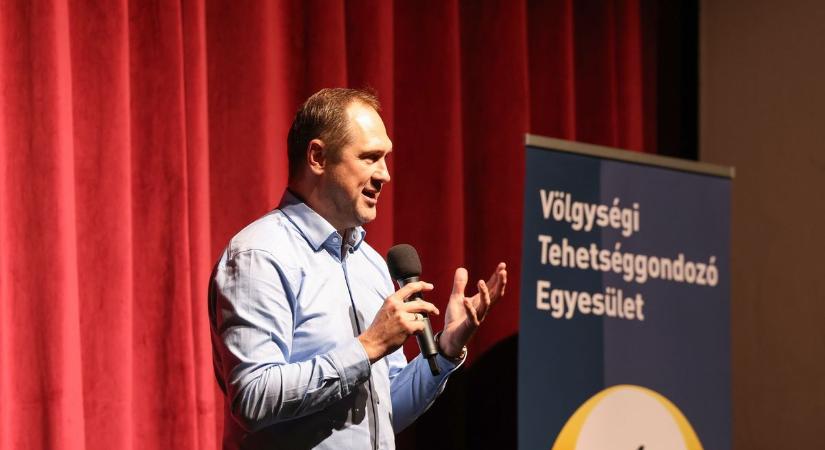 A Balaton nem kihívás, hanem találkozás – jubileumi úszására készül Steigervald Krisztián