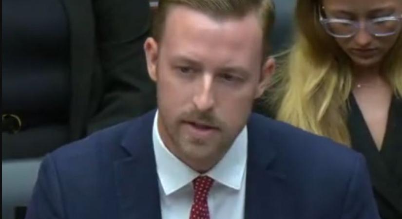 Meztelen nőkről készült videó ment annak a Trump-rajongó oktatáspolitikusnak a képernyőjén, aki korábban hadjáratot indított az iskolai könyvtárakban található pornográfia ellen
