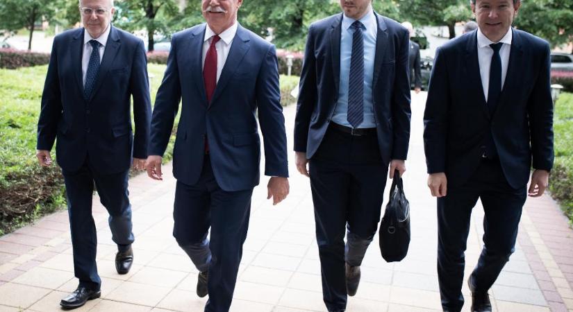 Távozásra szólították fel a HUN-REN vezérigazgatóját