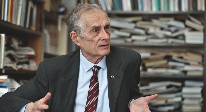 Ezer szállal kötődött Szolnokhoz az elhunyt egyetemi tanár, Kiss Gy. Csaba