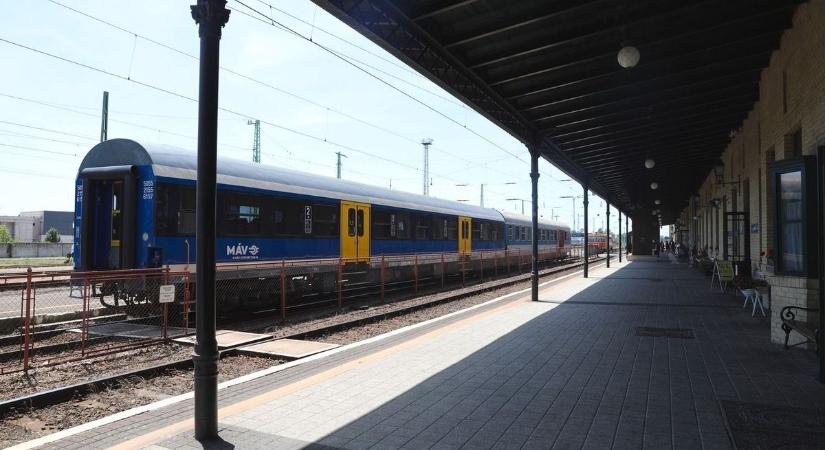 Kész téboly! Két Tokaj InterCity lerövidítette az utat
