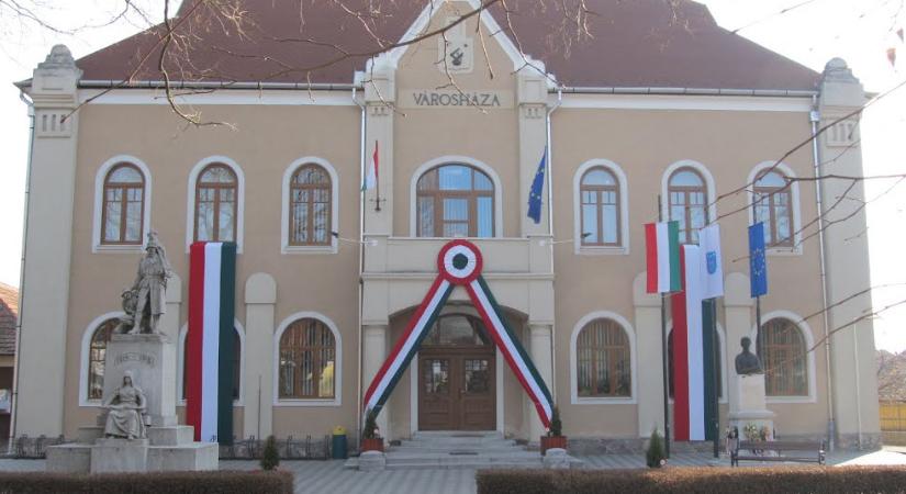 Mezőkeresztes akár már júliusban visszavonhatja a beköltözést nehezítő rendeletét