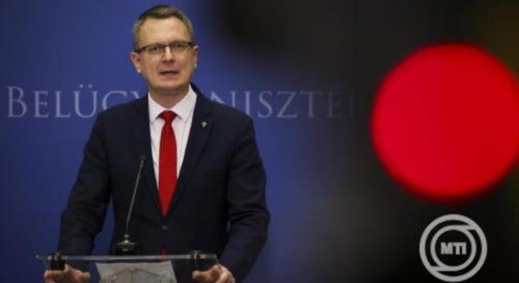 Rétvári Bence: már több mint 500 ezer járóbeteg időpontot foglaltak digitálisan a betegek