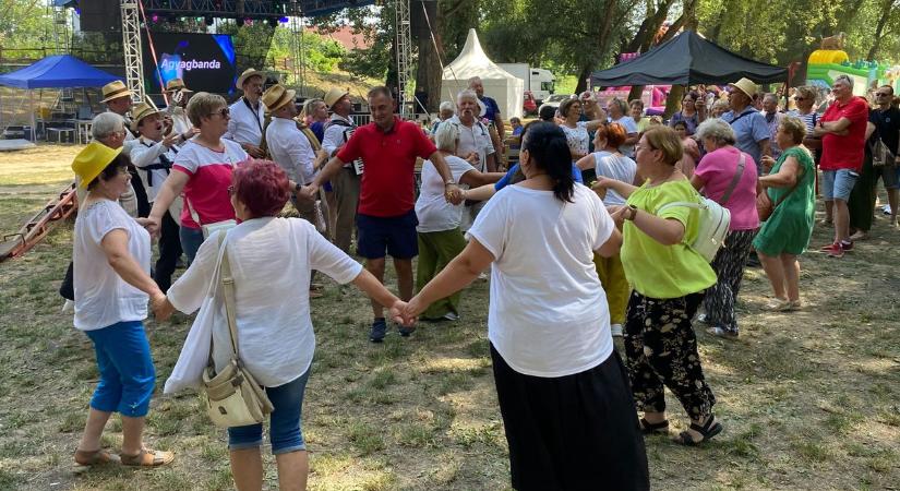 Felejthetetlenre sikerült a nagyszabású rendezvény, hihetetlenül szórakoztak a helyiek (fotók, videó)