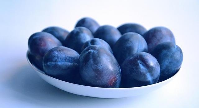 Megkésett szezon, magas árak: vegyes képet mutat a lengyel szilvapiac