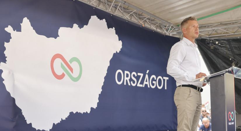 „Egyet várok tőle, hogy elzavarja ezt a bandát” – Magyar Péter rendezvényének résztvevőit kérdeztük