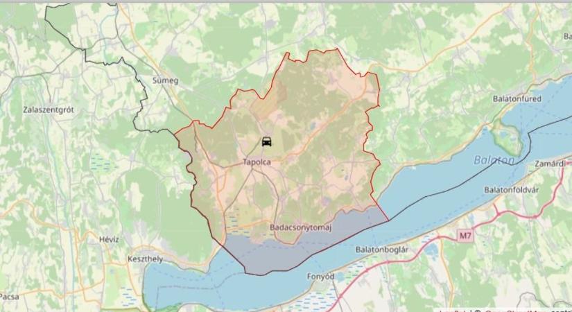 Lakóautóval karambolozott egy személyautó Tapolca és Zalahaláp között