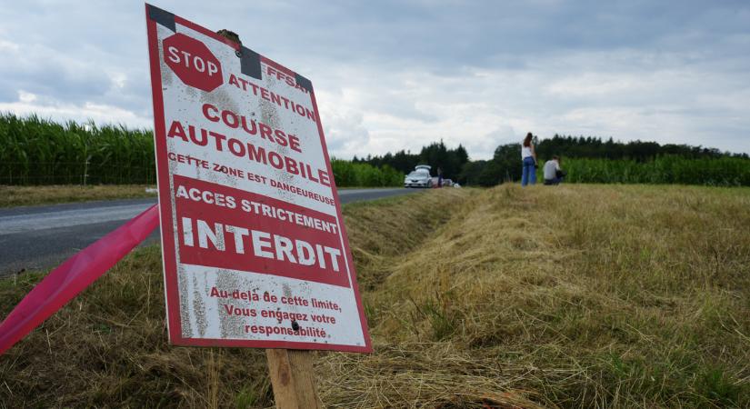 Három ember meghalt a raliversenyen, miután egy autó lesodródott az útról