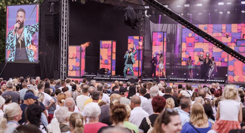 Dübörgött a Zeneexpressz a Tópartyn