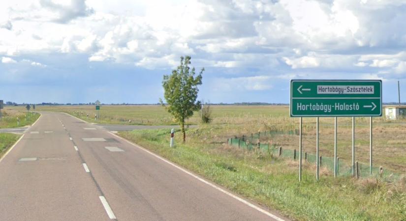 Árokba hajtott egy autó Hortobágy és Egyek között