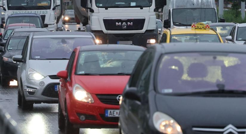 Elesett az M7-es, nehéz Budapestre jutni a Balatonról